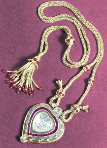 伊丽莎白泰勒珠宝片段,伊丽莎白泰勒和她收藏的300件珠宝