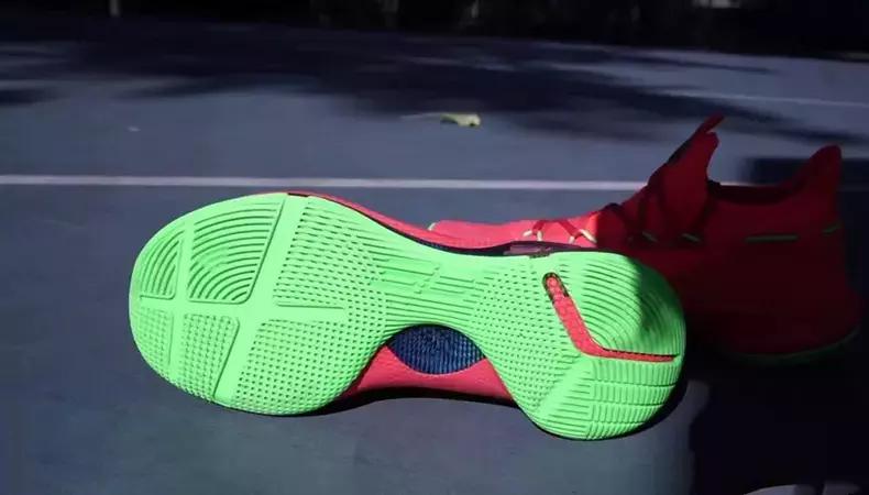 安德玛curry篮球鞋mvp,安德玛curry4与curry8对比