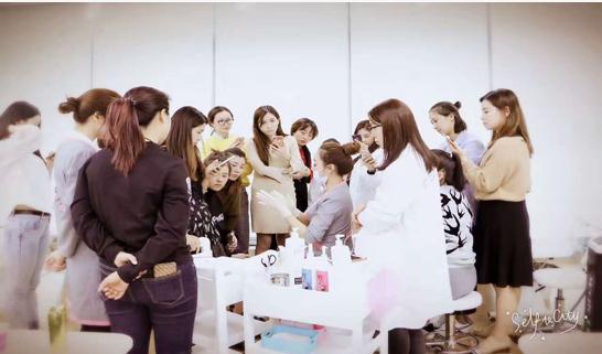 如何在30岁之前白手起家赚到100万,富二代创业致富经历