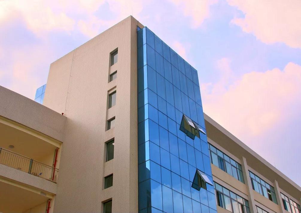 成都超“火”高校：占地2890亩，坐拥4大网红食堂，获人民日报关注！