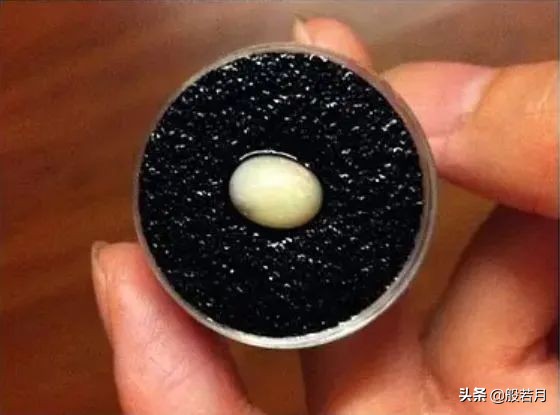 天这么热，求求你看你的宝石一眼