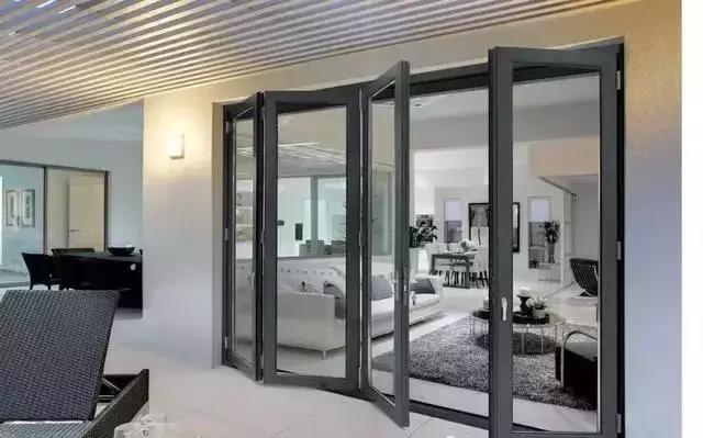 安装铝合金门窗前窗框处理,铝合金门窗的密封胶条安装方法