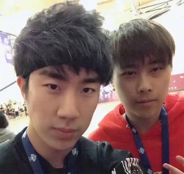 uu濡硅瘎浠穕ol楠氱敺,loluzi楠氱敺