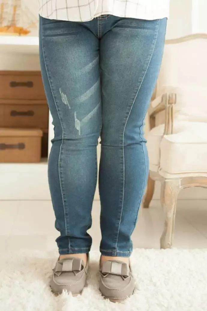 大腿内侧肉多又松弛？1套动作帮你解决难看的大腿“拜拜肉”