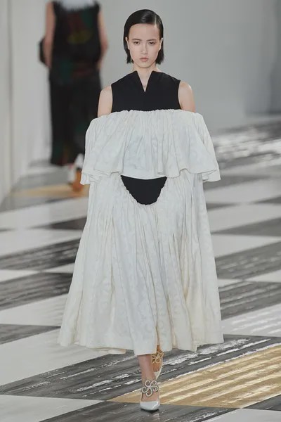 时装周看明星秀场,时装周走秀朋友圈背景