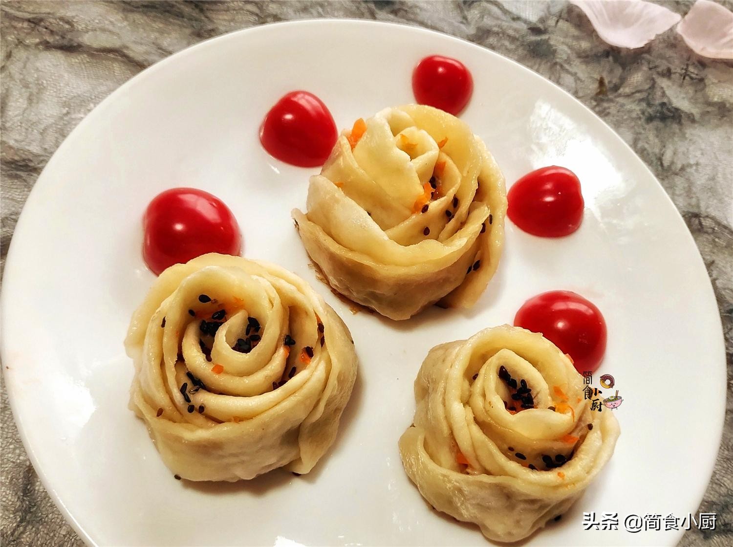 饺子皮玫瑰花做法视频教程全集,饺子皮玫瑰花的做法大全