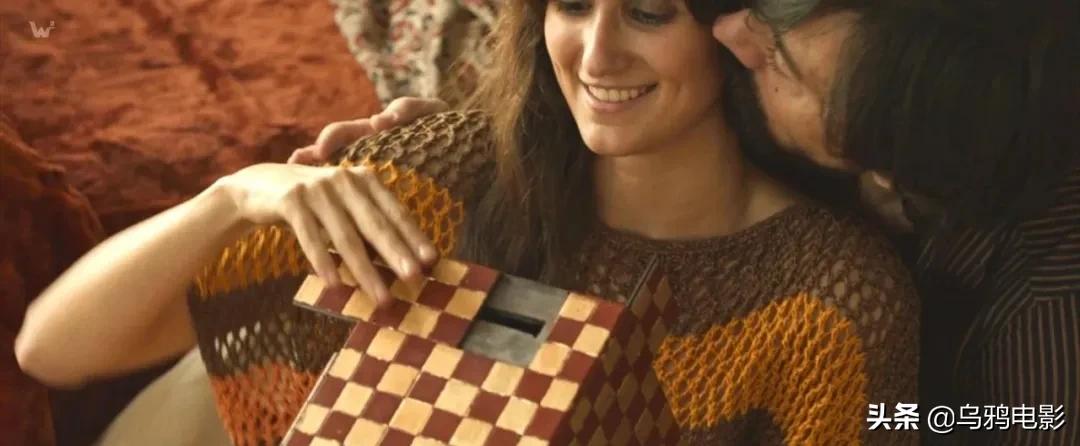 《婚姻连系》我给小三拍的裸照,差点被妻子看到...