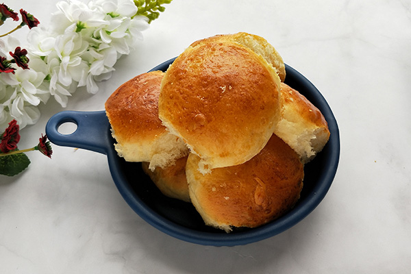 南瓜豆沙小餐包烤箱做法,10升迷你烤箱小餐包做法