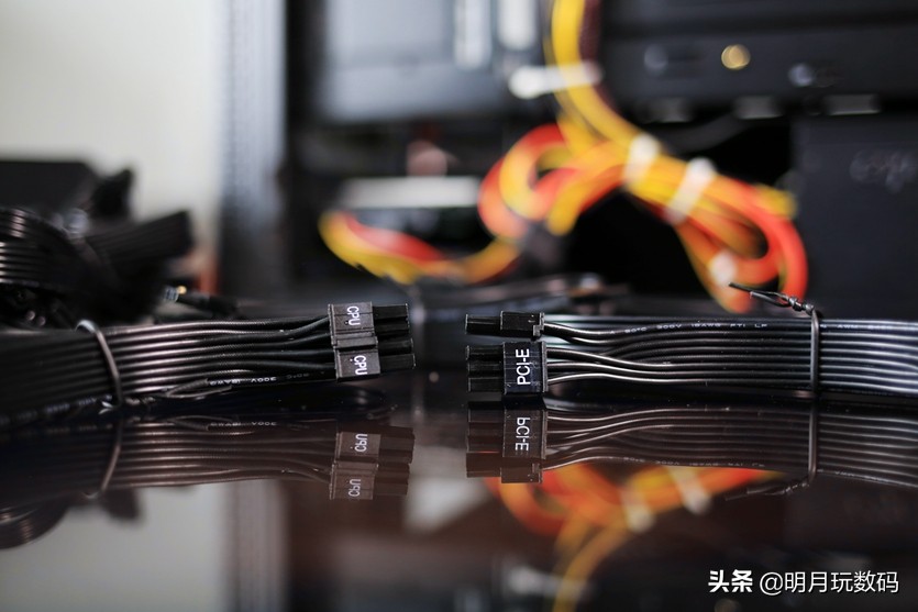 电脑无故重启是固态硬盘坏了吗,电脑无故重启是硬盘坏了么