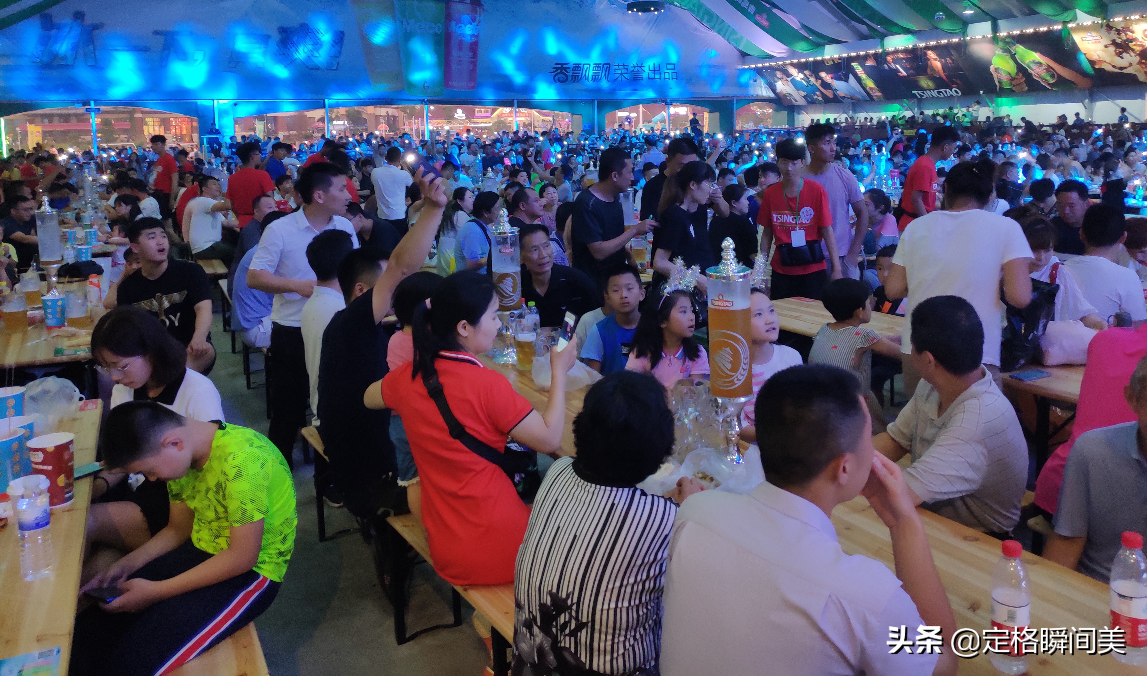 小生意赚大钱,晚上顾客排长队,一月的收入比你一年挣得都多