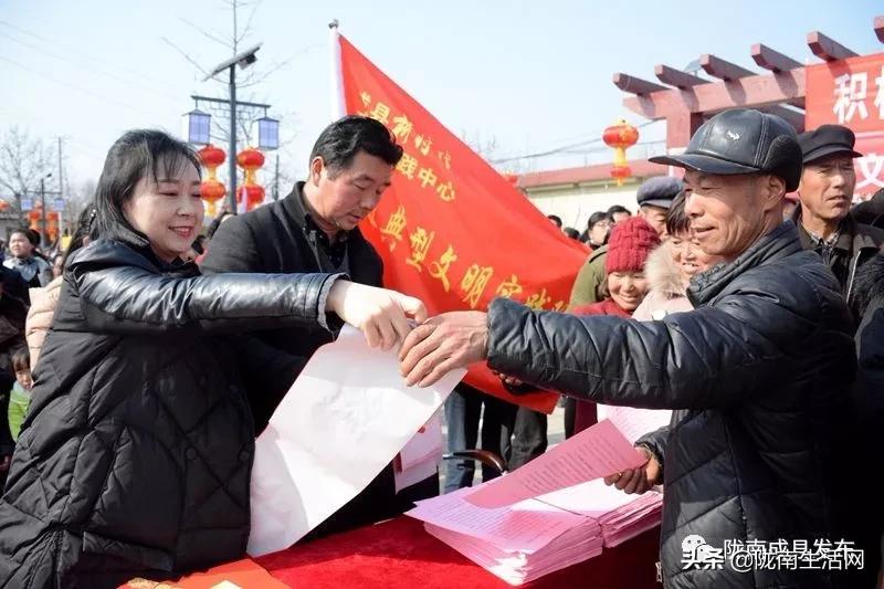 我叫成县，这是我2019年的自拍照