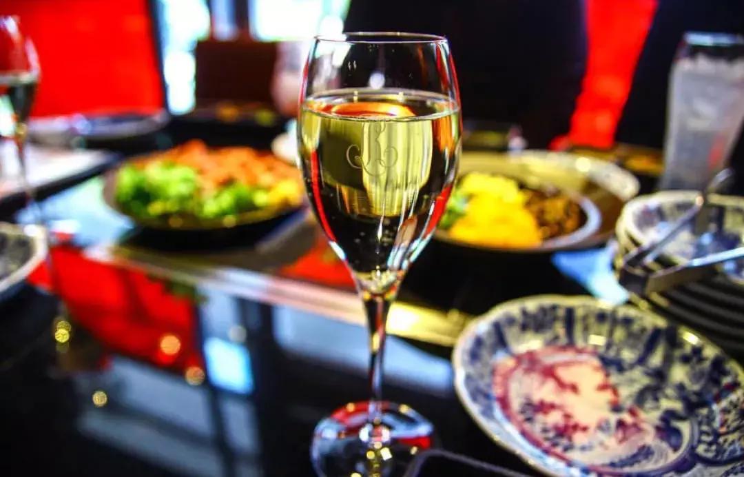 葡萄酒分类按饮用方式,葡萄酒分类介绍