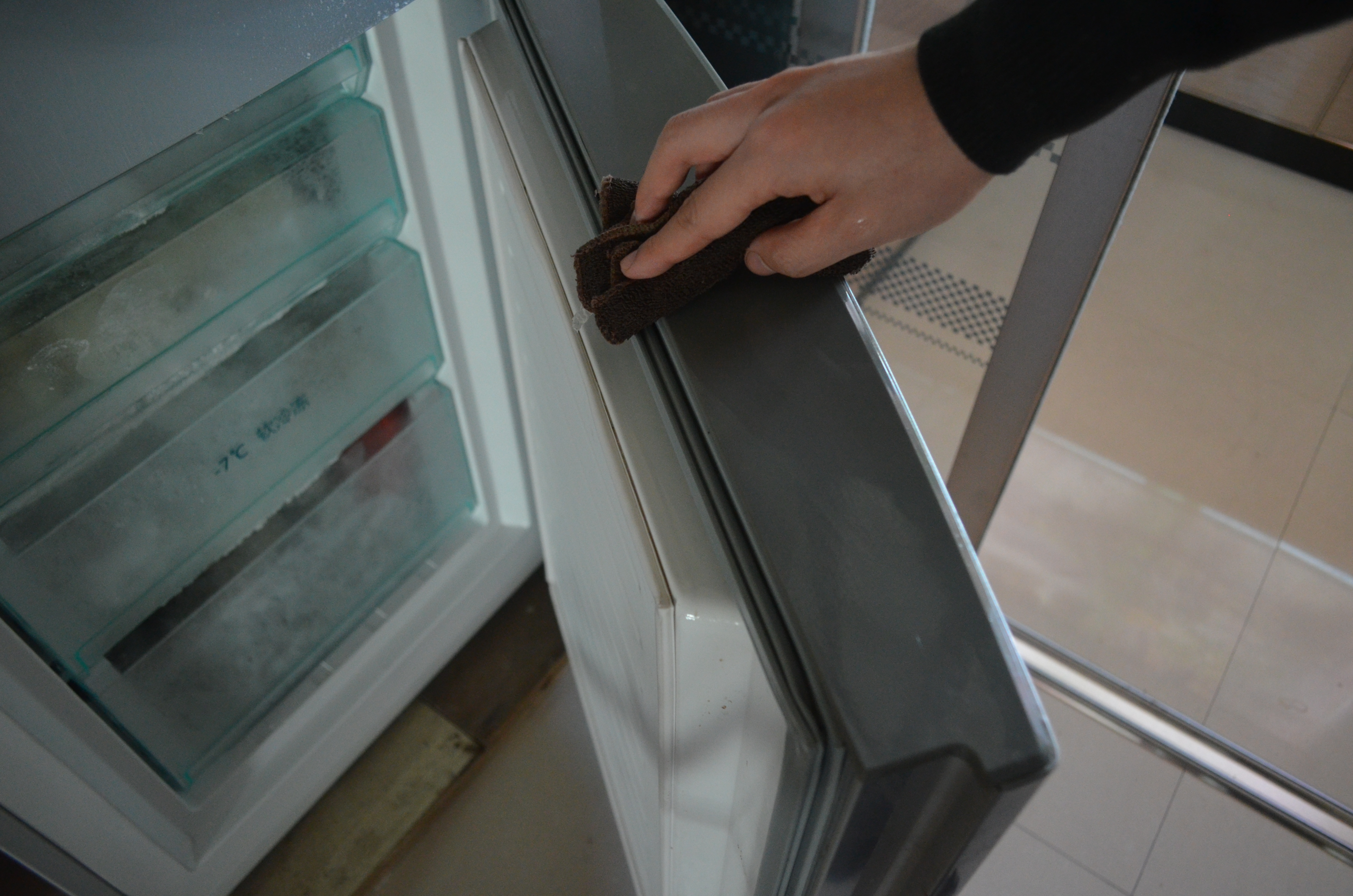 冰箱清洁有妙招轻松搞定冰箱污渍,冰箱脏了怎么擦干净