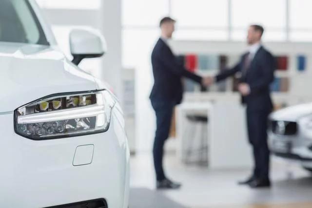 提新车还没出4s店就出车祸了,早上刚提到新车然后下午就被撞了