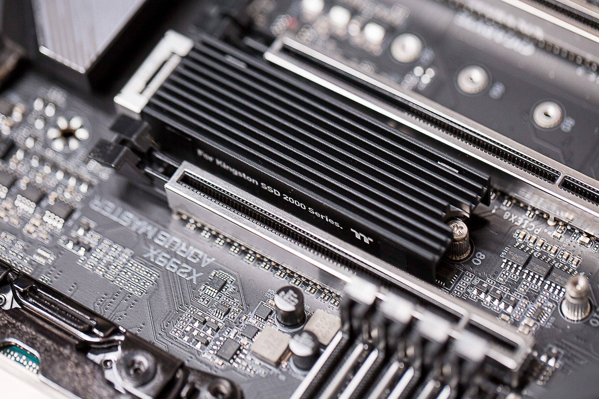 年末搭建一台X299的工作站主机应该怎么选配置？