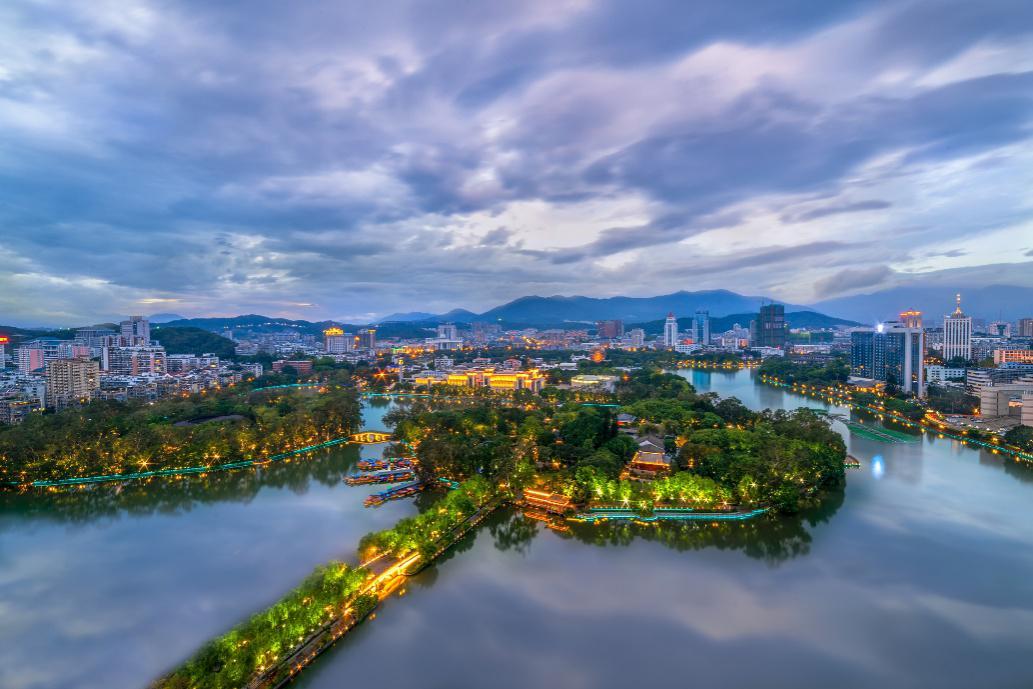 零排放零污染,福州曹操出行联系方式