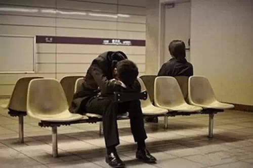 小便泡沫多什么原因肾病,男人小便起泡沫多是不是肾炎