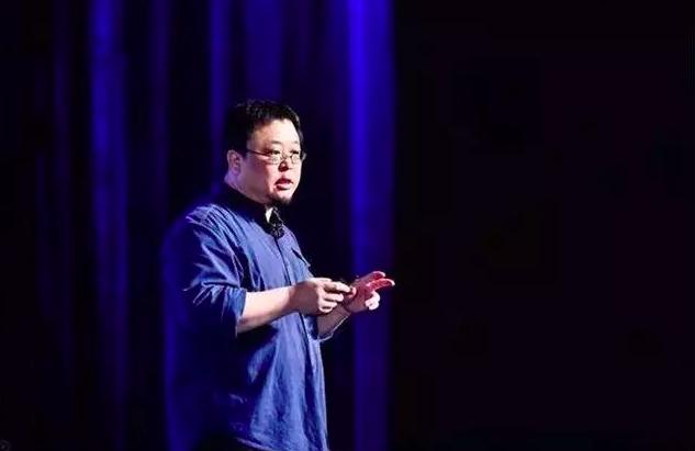 老罗最近又瞄上了*子烟电**，以后不用找代购了