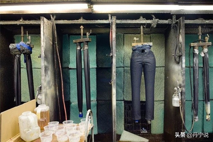 复古牛仔裤为什么又重新流行起来了呢？穿得越久越香