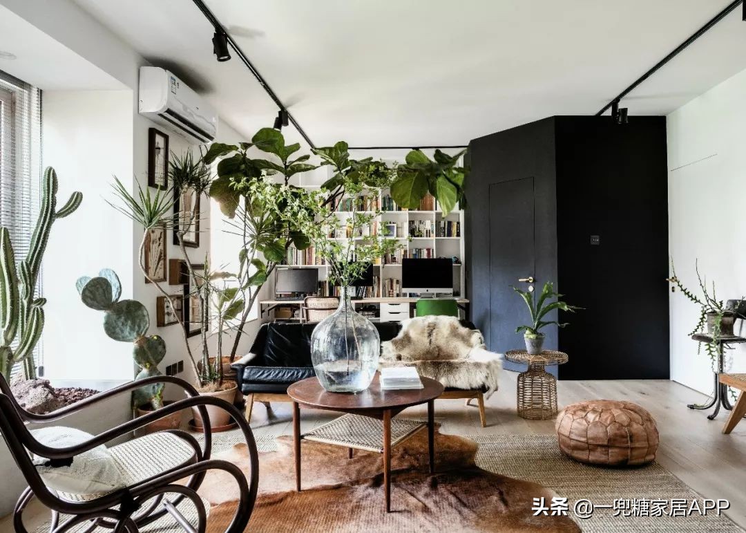 黑色直纹橱柜装修效果图,入门玄关橱柜效果图