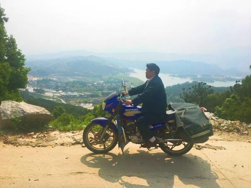 「最美*党**报投递员」孙洪文：坚守蕲北山区32年，风雨邮路映照初心