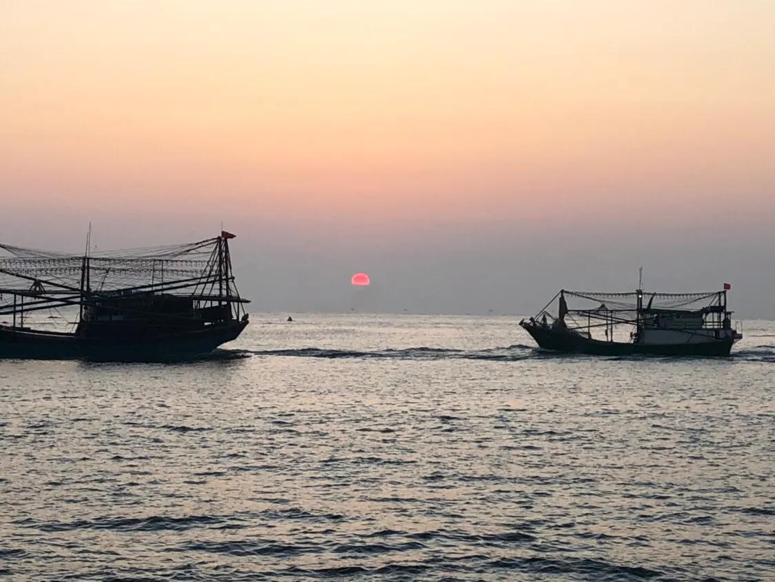 企沙海港小镇,企沙网红小镇叫什么