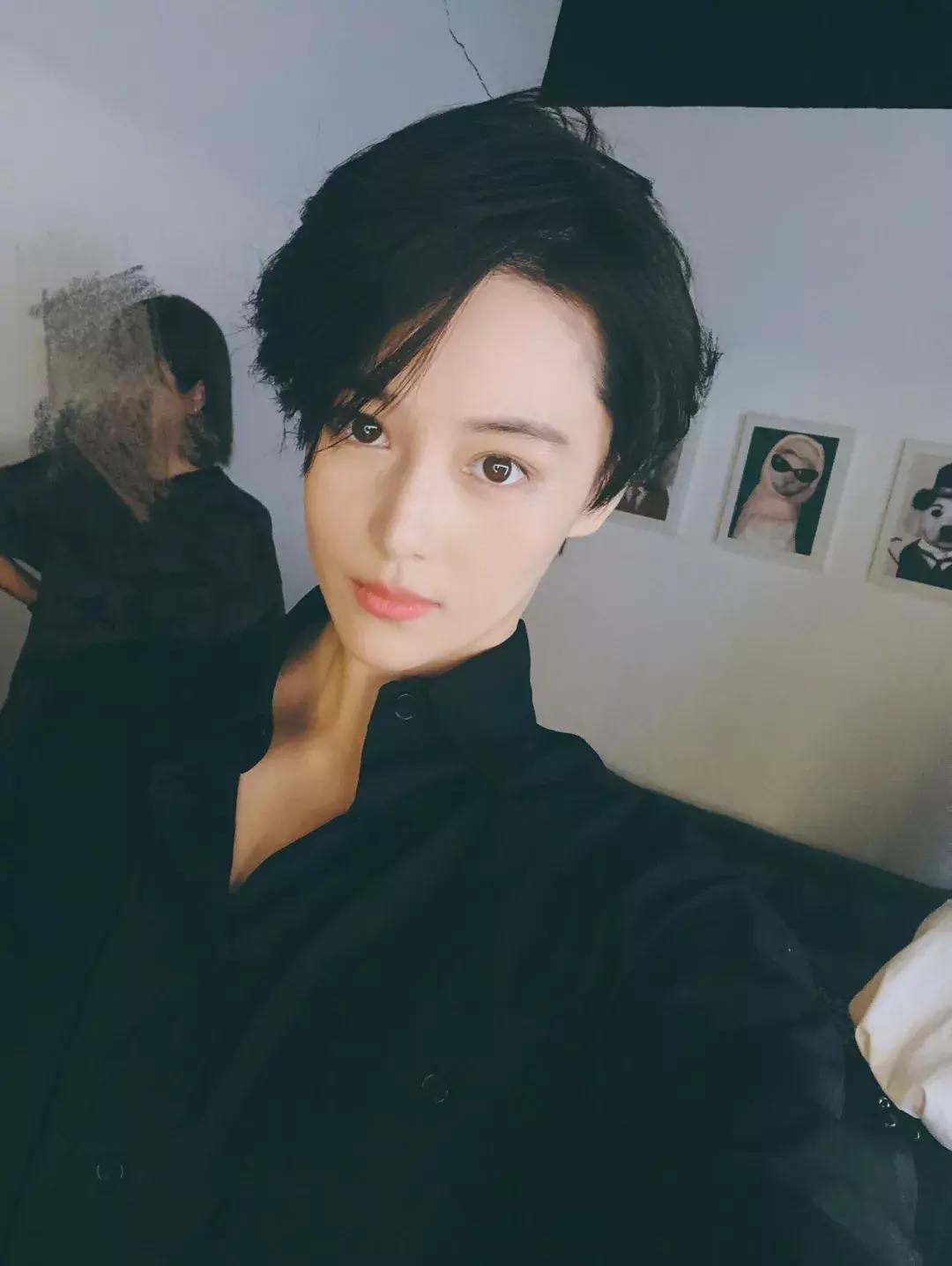 张馨予短发又飒又美,军嫂张馨予短发造型又a又飒