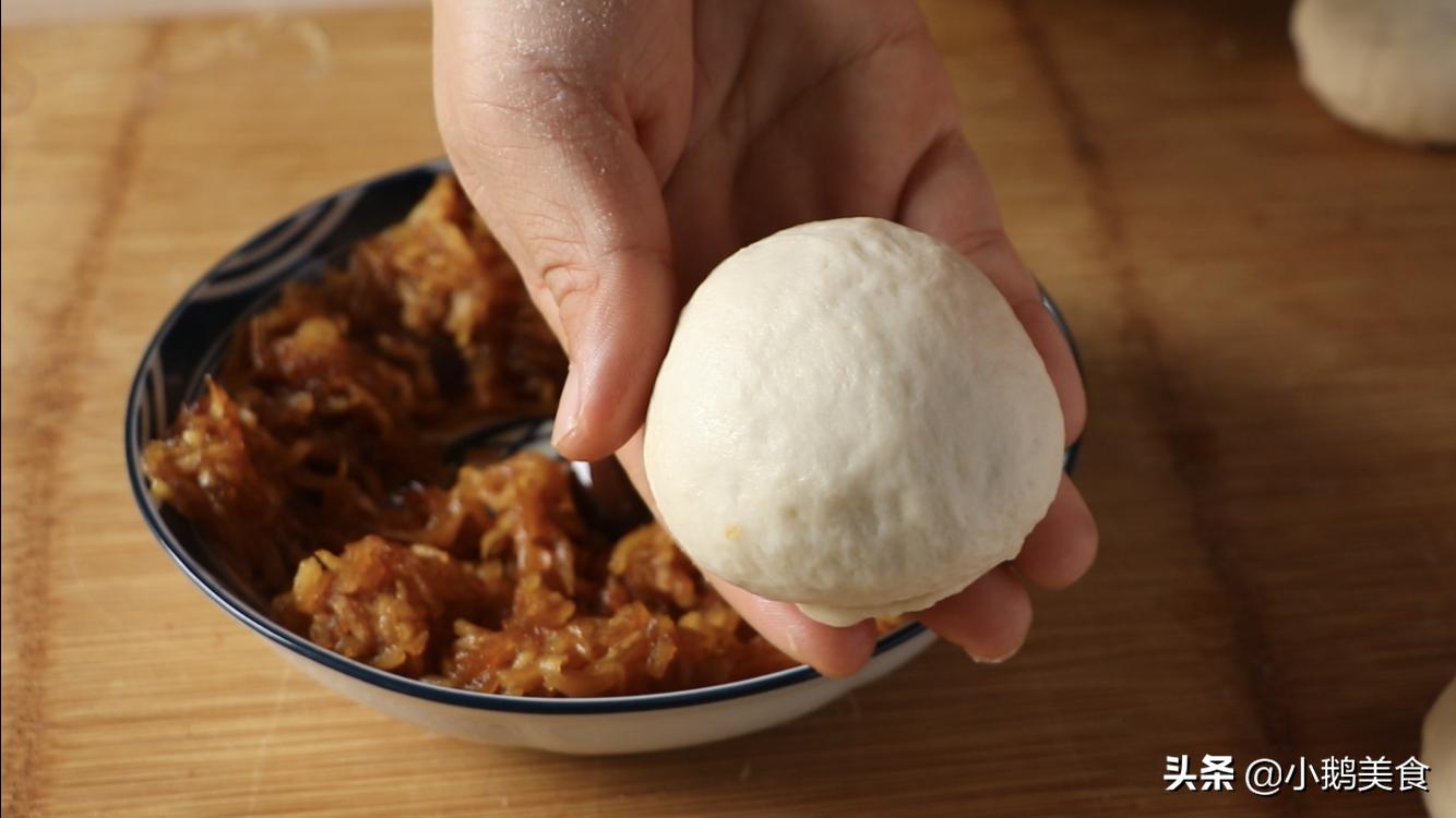 不用烤箱蒸出拉丝面包,面包怎么蒸出的松软好吃