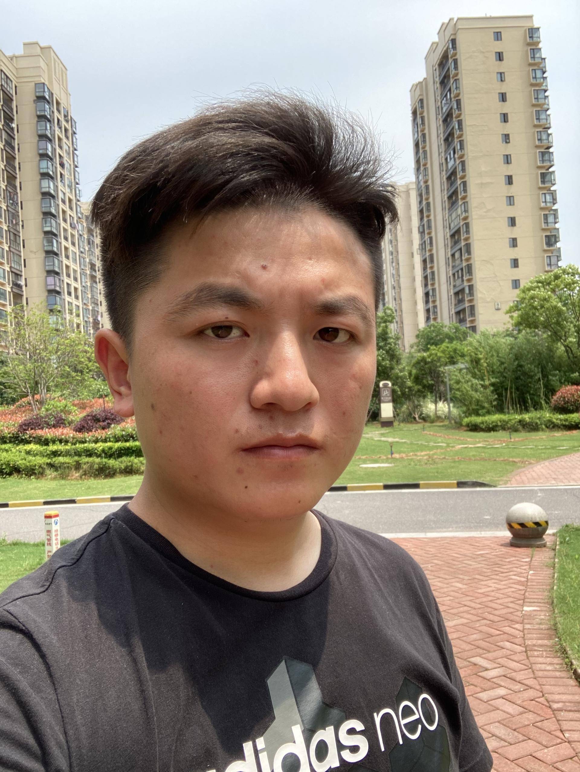 iphonese最新代测评,新一代iphonese4月发布