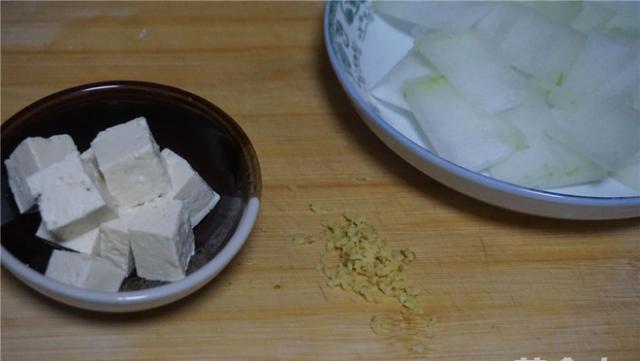 入秋后多喝此汤汤汁鲜美又营养,入秋后每天喝点这个汤暖胃还养生