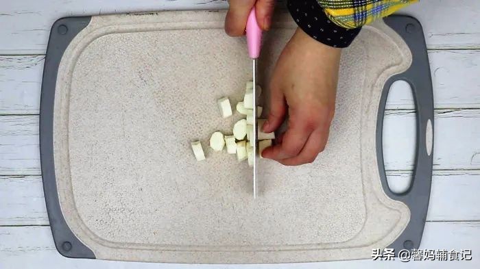 燕麦片和燕麦哪个治便秘最好,燕麦可以跟哪些粗粮一起煮