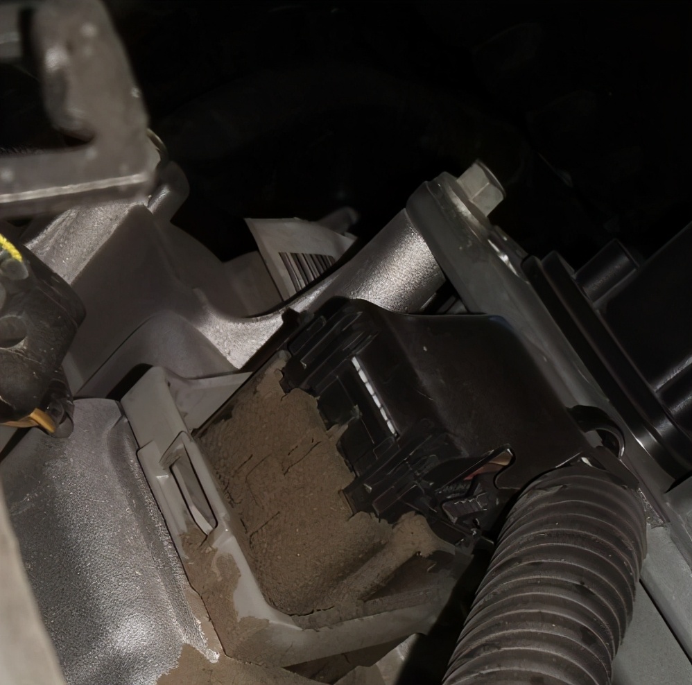 逸动plus漏变速箱油怎么解决,逸动plus渗液问题怎么解决