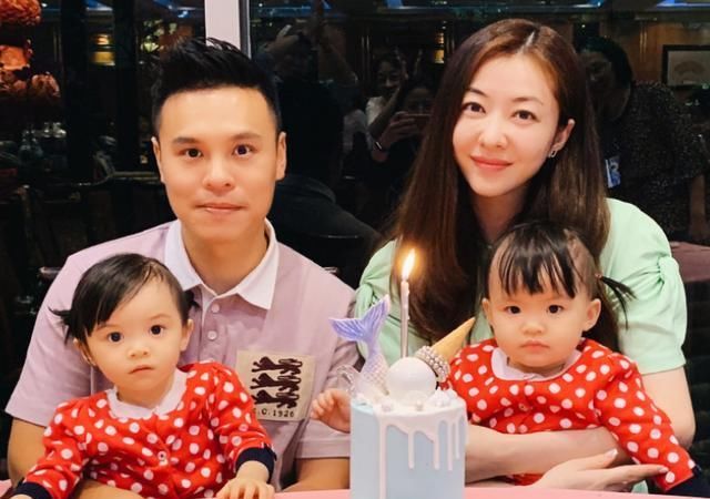 有一种偏心叫俩女儿,熊黛林双胞胎女儿颜值差距大