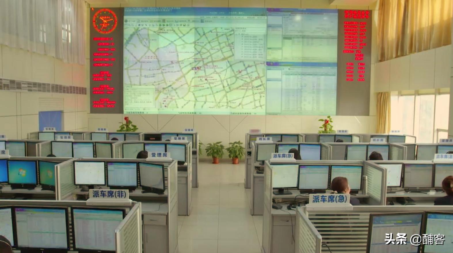 救护车人间百态解析,理解救护车里的人间百态