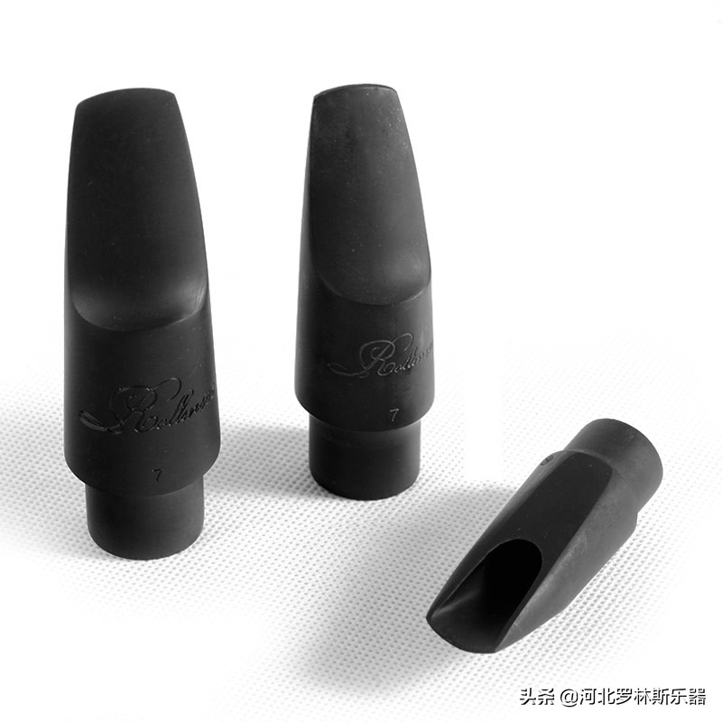 萨克斯自带笛头都不大好吹吗,萨克斯吹三个月就要换笛头吗