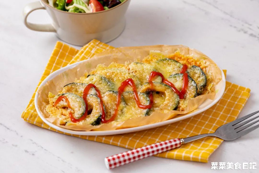 上班族午饭微波炉加热,微波炉解决一日三餐