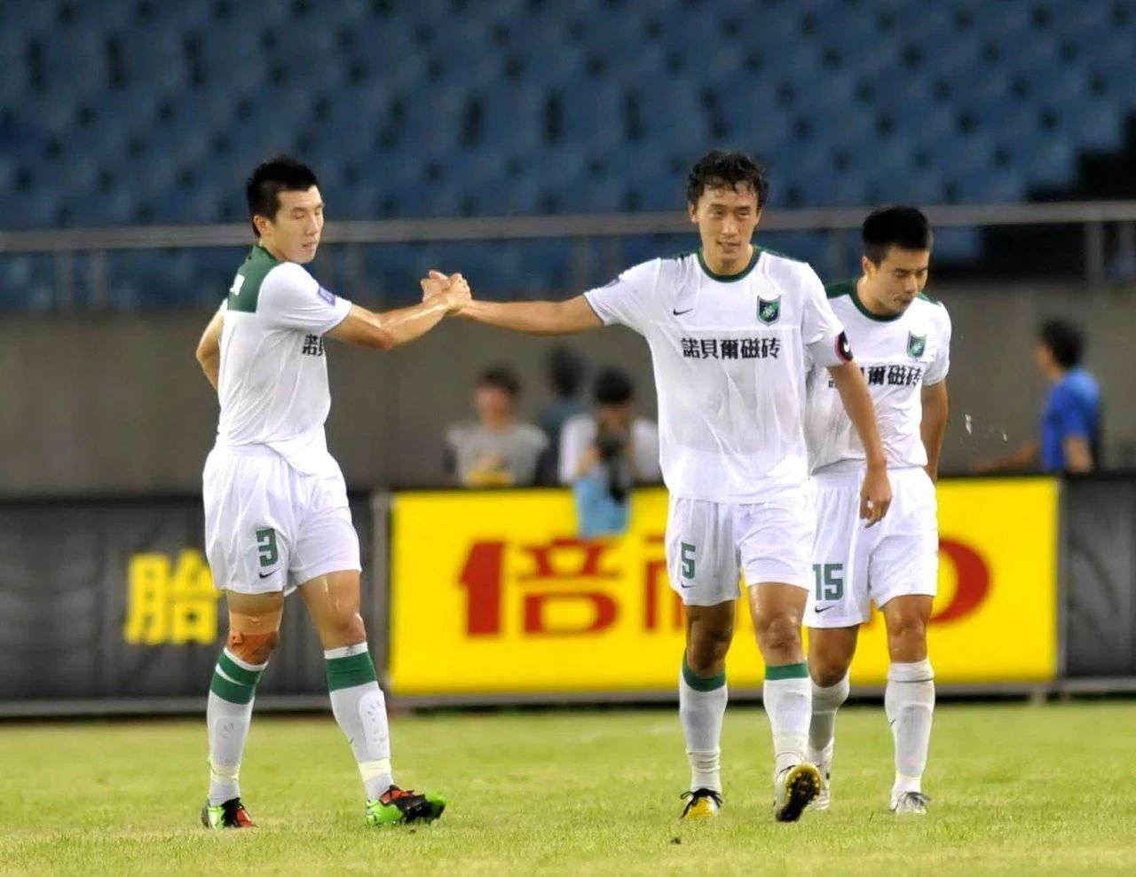 中超第一名可以踢英超吗,中超目前第一人