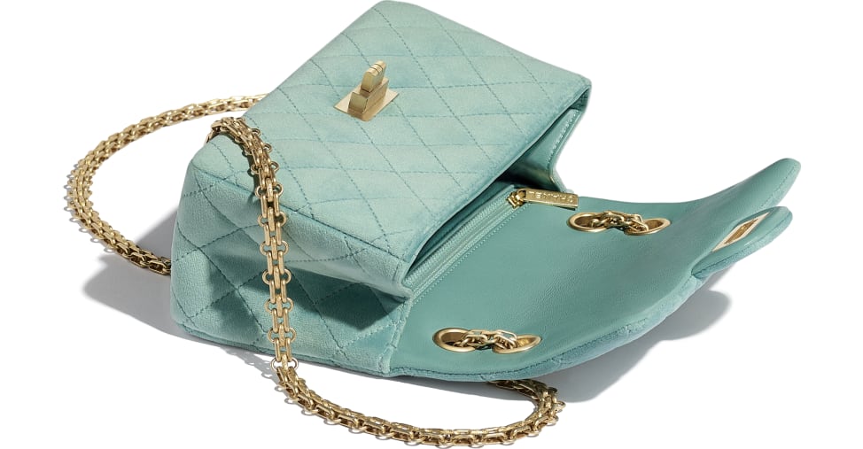 chanel2.55黑金,chanel2.55过时了么