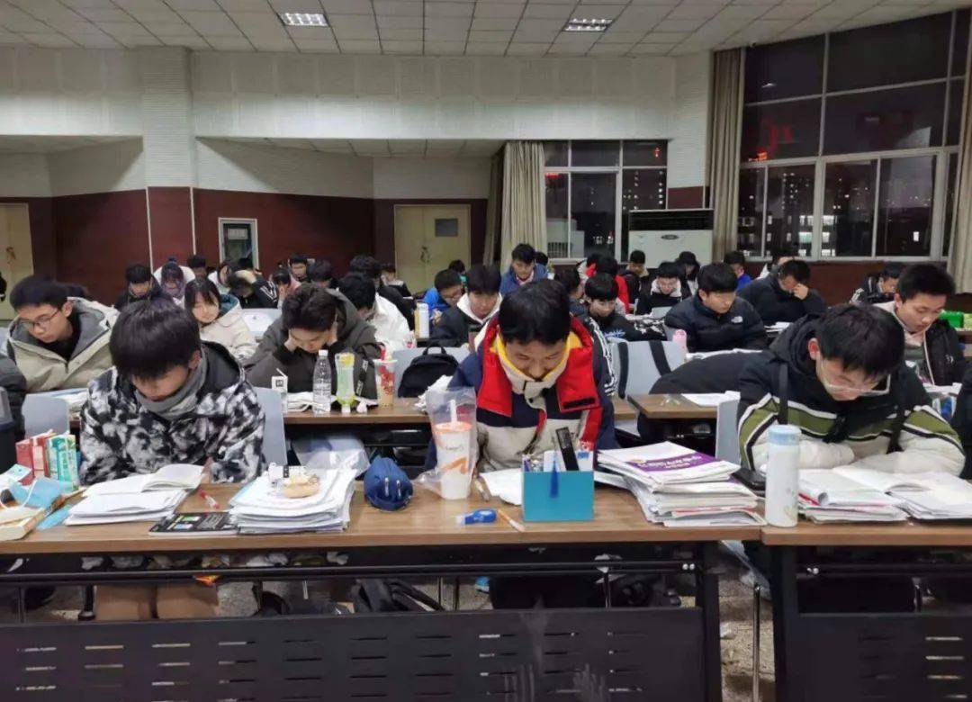 高中三年每个阶段考多少分正常,高中生学考要考多少分才能过