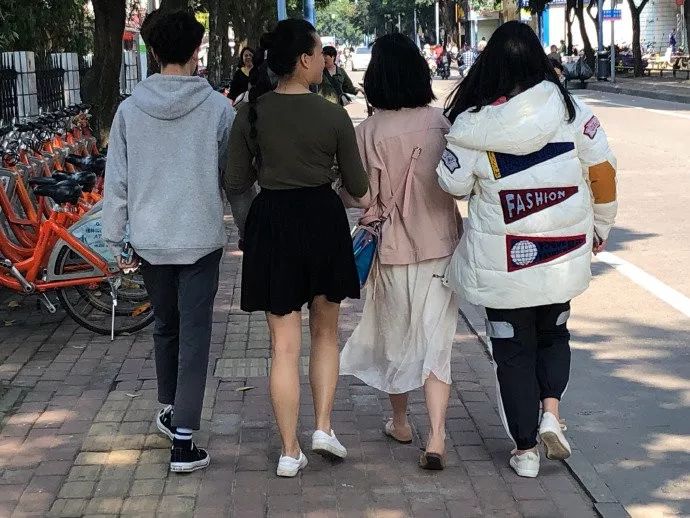 我研究了近20年的泡妹教程|冷段子1404去年今日1094