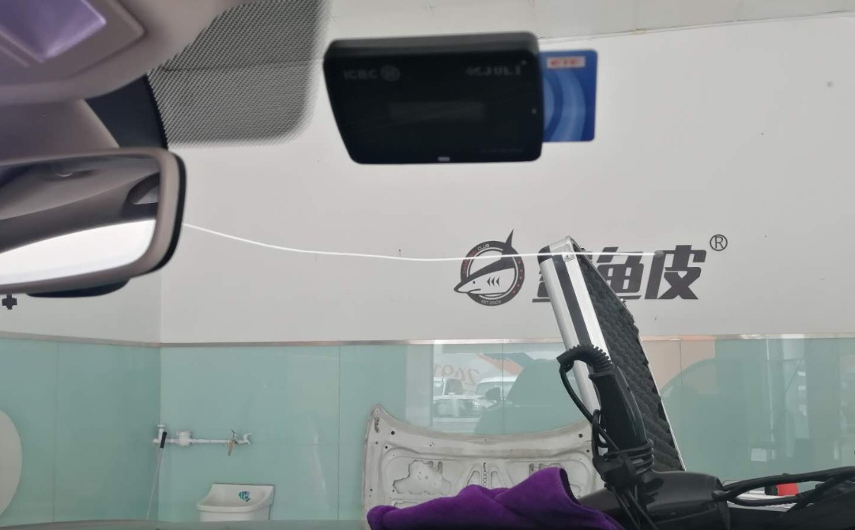 玻璃裂了可以买玻璃险再修吗,没买玻璃险玻璃裂了