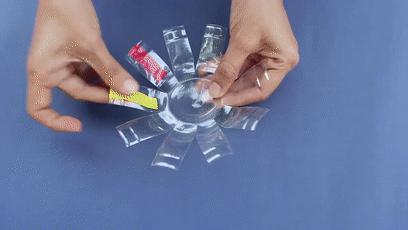 穷人的乐高什么样?印度大佬用垃圾做的玩具,火了