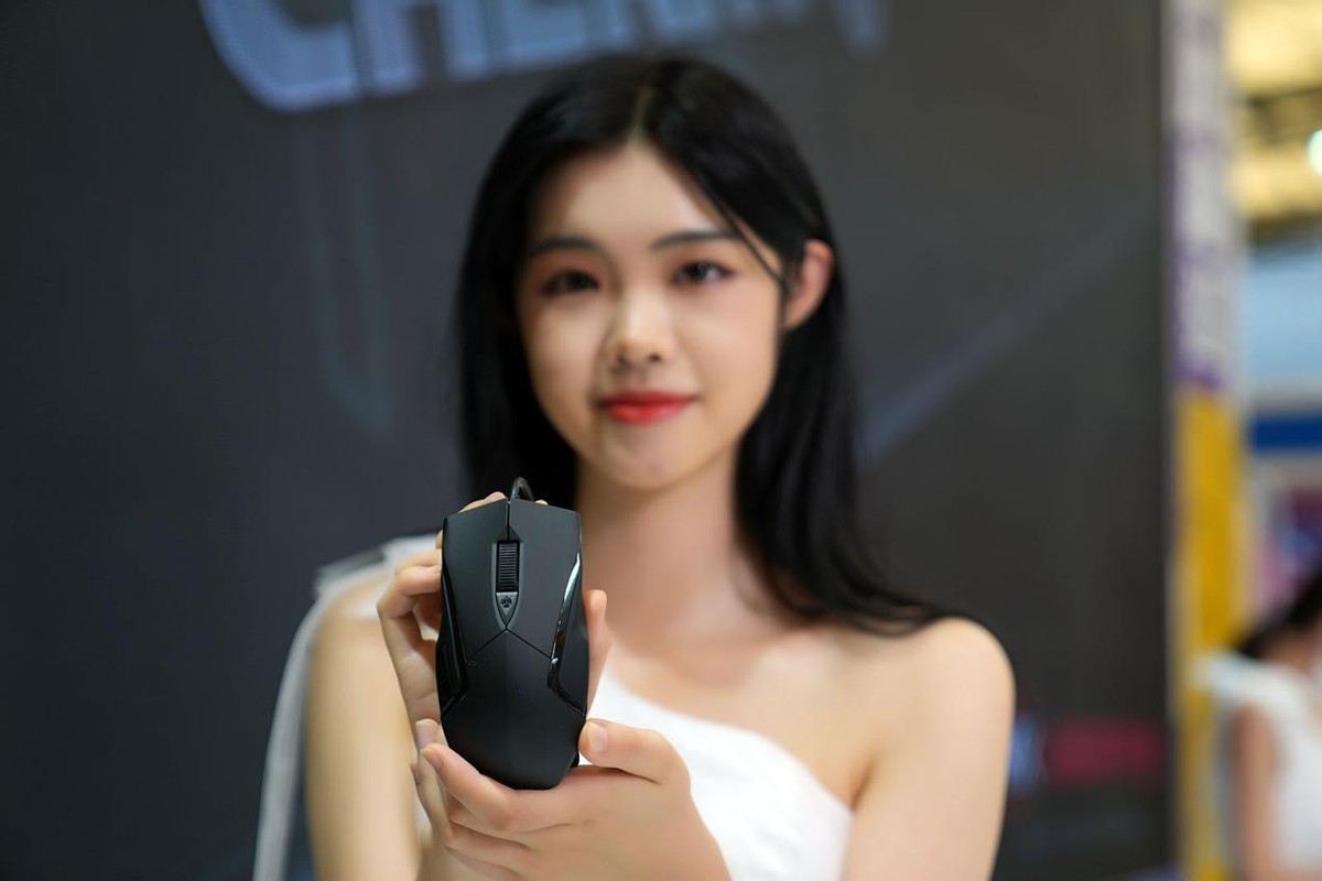 CJ现场直击SG小姐姐都赞不绝口的CherryMX游戏外设
