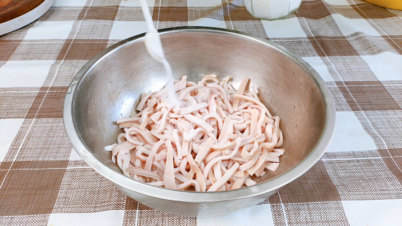 猪皮怎样做好吃有营养视频,猪皮怎样做好吃和不腥