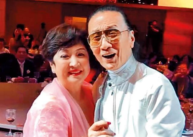 谢贤赌神,谢贤赌圣