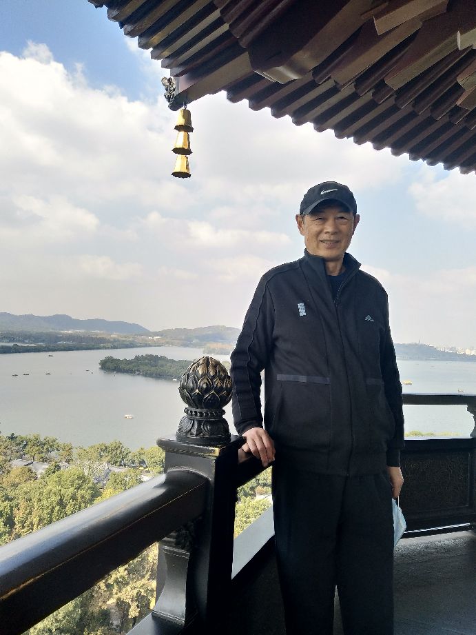 雷峰塔和净慈寺的风景,西湖美景雷峰塔一游