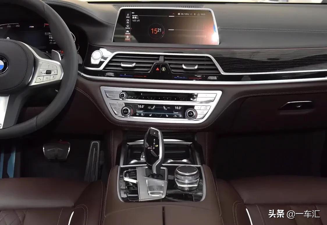 宝马730大鼻子,宝马730li土豪金色