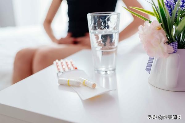 痛经喝白开水和红糖水效果一样吗,痛经是喝白开水好还是喝红糖水好