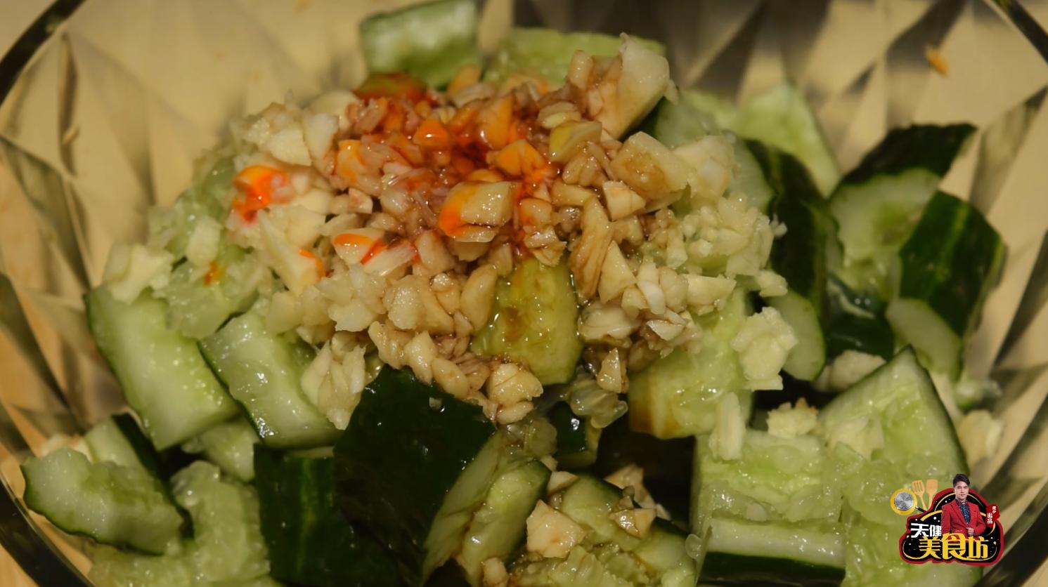 爱吃香菜的拍黄瓜,凉拌拍黄瓜最正宗的做法