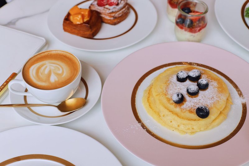 住进这座香港潮牌酒店，像是完成了一趟艺术旅行